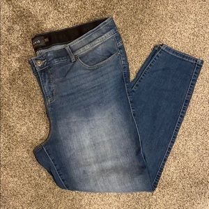 Torrid 22R Bombshell Skinny Jeans